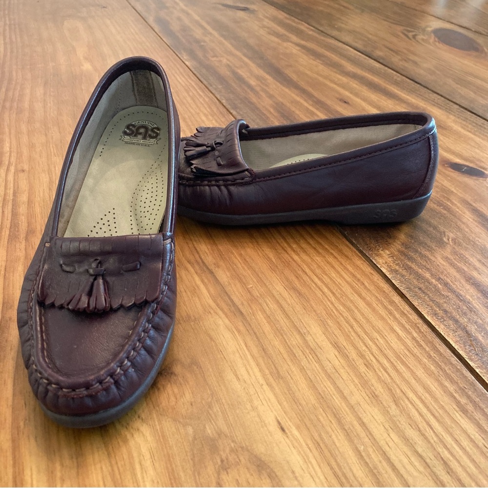 SAS Womens Size 6 M Brown Leather Slip On Comfort Kiltie Tassel Loafers EUC